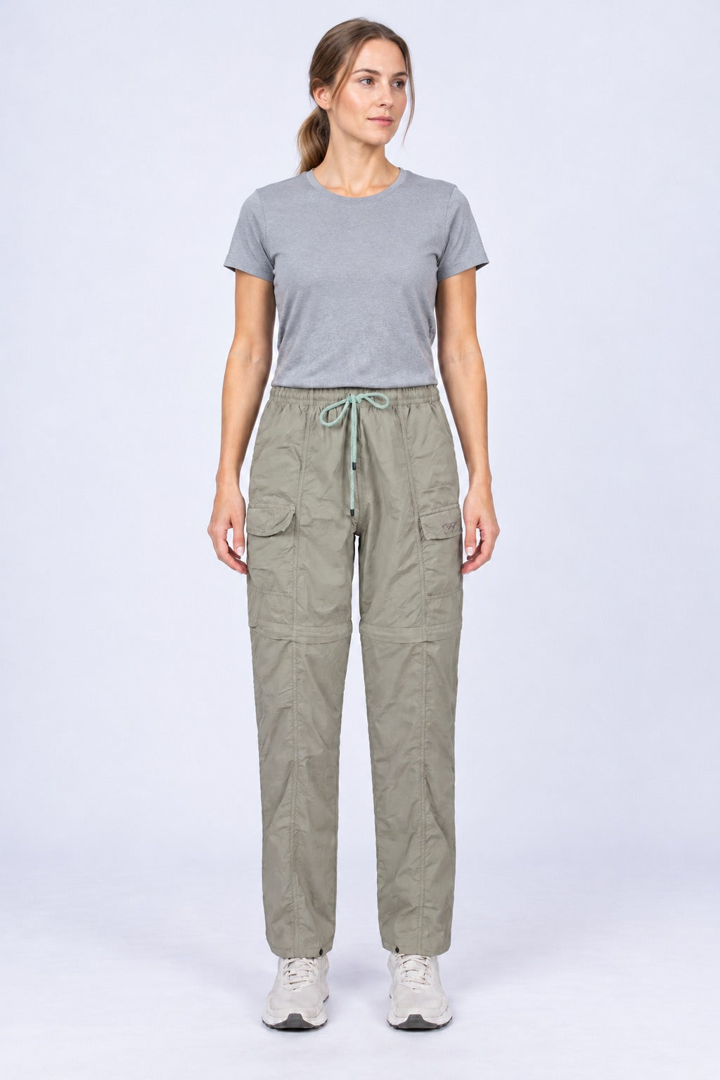 Calça Bermuda Explorer Feminina – Areia – corpo inteiro