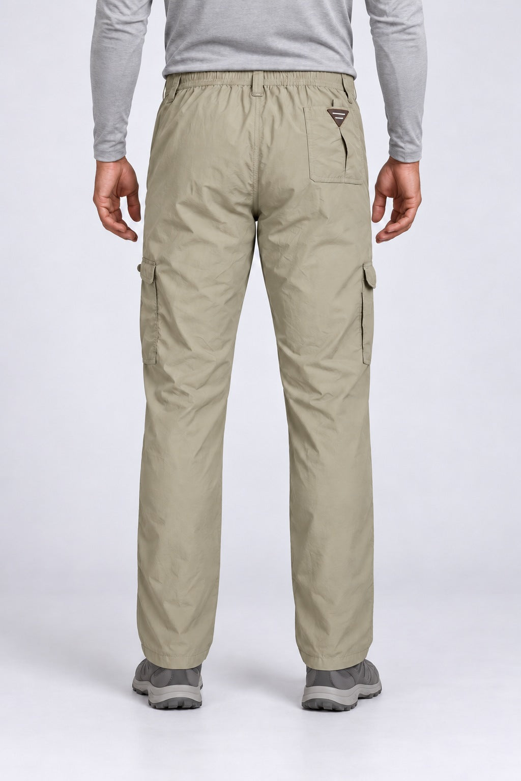 Calça Explorer Masculina com Elastano – Areia – de costas, do peito aos pés