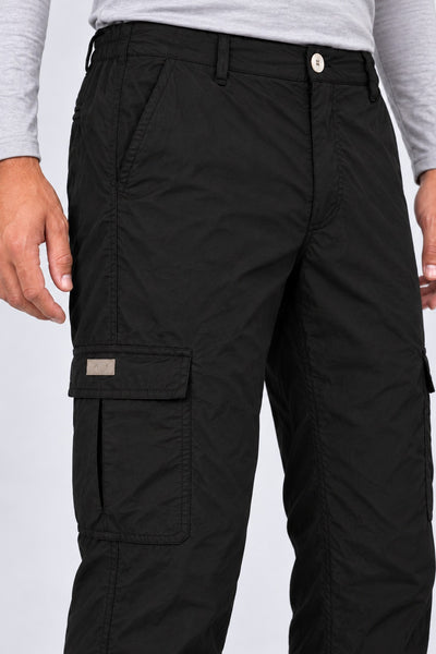 Calça Explorer Masculina com Elastano – Preto – detalhe do bolso cargo